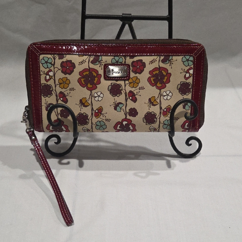 Fossil Leather Zippered Travel Passport Wallet